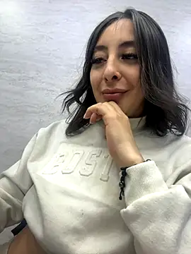 Savannah Monroe online show from 11/05/25, 10:46