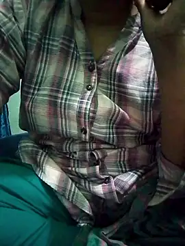 Snapshot of Maria_Mahi chatting on 01/06/26, 02:37 Maria Mahi online show from 01/06/26, 02:37