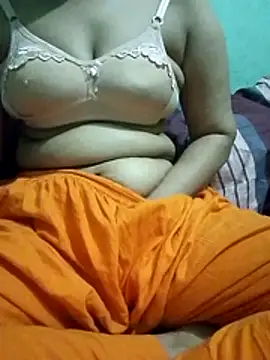 Snapshot of Maria_Mahi chatting on 02/14/26, 04:23 Maria Mahi online show from 02/14/26, 04:23