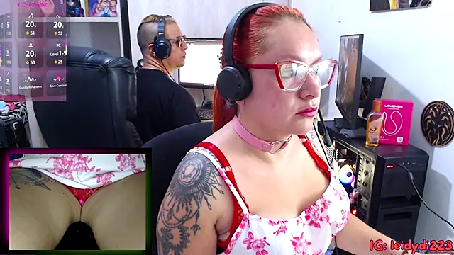 leidydi223 online show from 10/13/25, 01:34