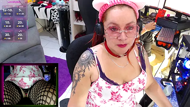 leidydi223 online show from 10/16/25, 01:52