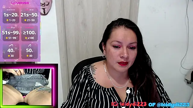 leidydi223 online show from 09/22/25, 12:05