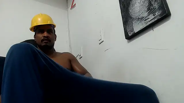 Snapshot of ElCaballeroNegro24 chatting on 06/14/26, 03:19 ElCaballeroNegro24 online show from 06/14/26, 03:19