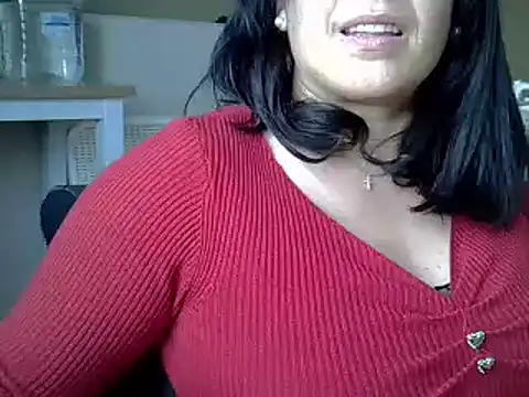 Snapshot of ITALIANASISIXX chatting on 05/19/26, 01:29 ITALIANASISIXX online show from 05/19/26, 01:29