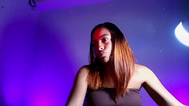 m rosee online show from 11/18/25, 12:19