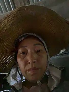 Snapshot of Lai005 chatting on 09/24/25, 09:49 Lai005 online show from 09/24/25, 09:49