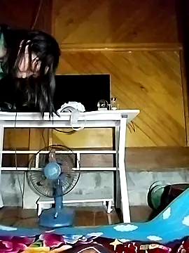 Snapshot of Lai005 chatting on 10/20/25, 02:28 Lai005 online show from 10/20/25, 02:28