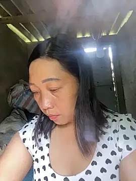 Snapshot of Lai005 chatting on 10/08/25, 01:29 Lai005 online show from 10/08/25, 01:29