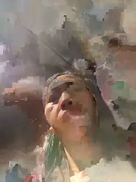 Snapshot of Lai005 chatting on 09/28/25, 12:17 Lai005 online show from 09/28/25, 12:17