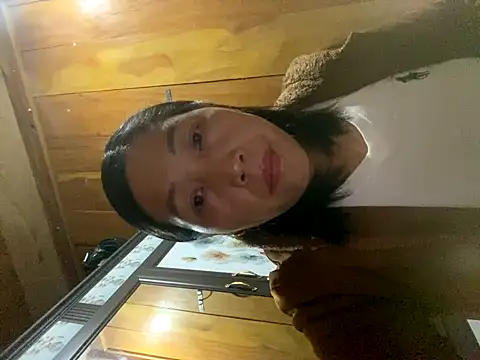 Snapshot of Lai005 chatting on 09/29/25, 01:23 Lai005 online show from 09/29/25, 01:23