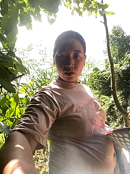 Snapshot of Lai005 chatting on 09/15/25, 04:46 Lai005 online show from 09/15/25, 04:46