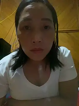 Snapshot of Lai005 chatting on 09/28/25, 12:23 Lai005 online show from 09/28/25, 12:23