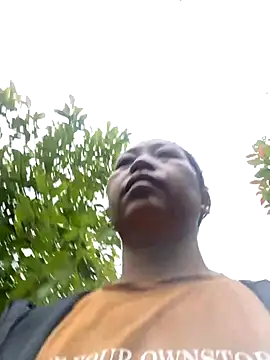 Snapshot of Lai005 chatting on 09/24/25, 11:32 Lai005 online show from 09/24/25, 11:32