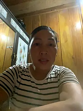 Snapshot of Lai005 chatting on 09/25/25, 02:45 Lai005 online show from 09/25/25, 02:45