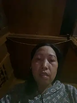 Snapshot of Lai005 chatting on 09/11/25, 12:16 Lai005 online show from 09/11/25, 12:16