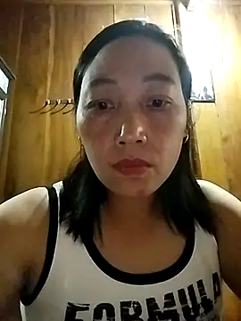 Snapshot of Lai005 chatting on 10/17/25, 03:32 Lai005 online show from 10/17/25, 03:32