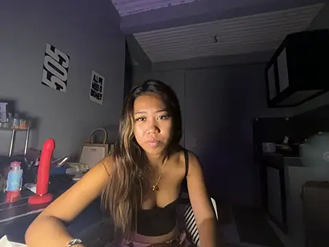 PinayLina18 online show from 04/18/26, 05:54