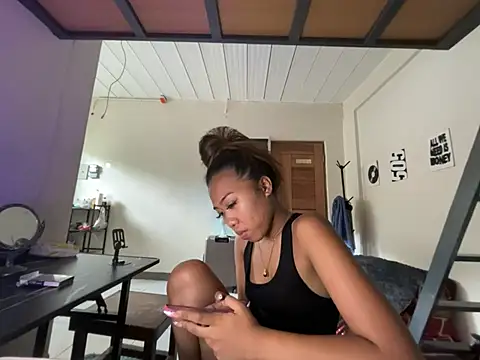 PinayLina18 online show from 06/01/26, 07:30