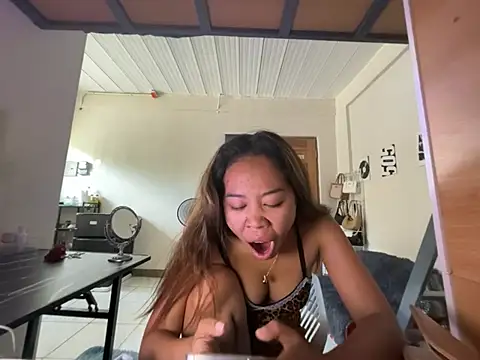 PinayLina18 online show from 06/17/26, 05:18