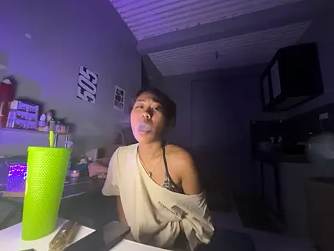PinayLina18 online show from 04/23/26, 01:35