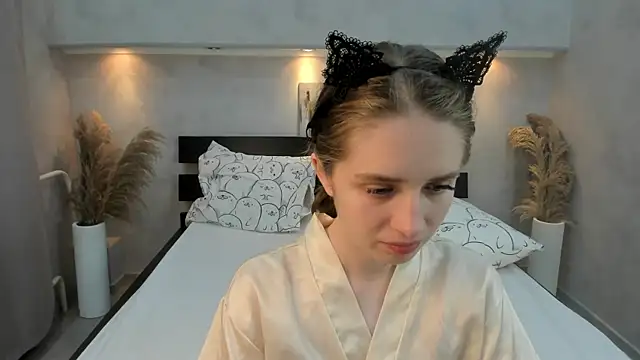 Camilla Kelly online show from 10/20/25, 01:07