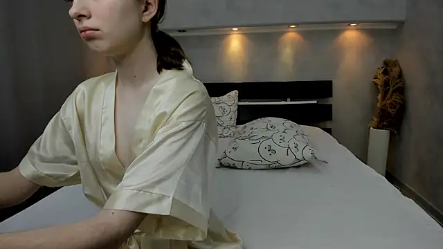 Camilla Kelly online show from 11/08/25, 12:58