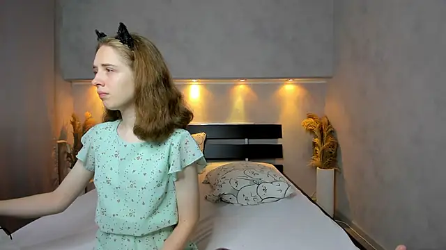 Camilla Kelly online show from 09/26/25, 12:17