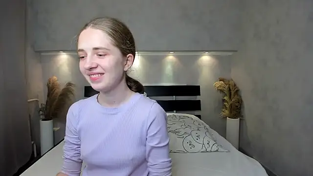 Camilla Kelly online show from 10/05/25, 01:07