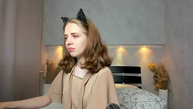 Camilla Kelly online show from 09/14/25, 12:11