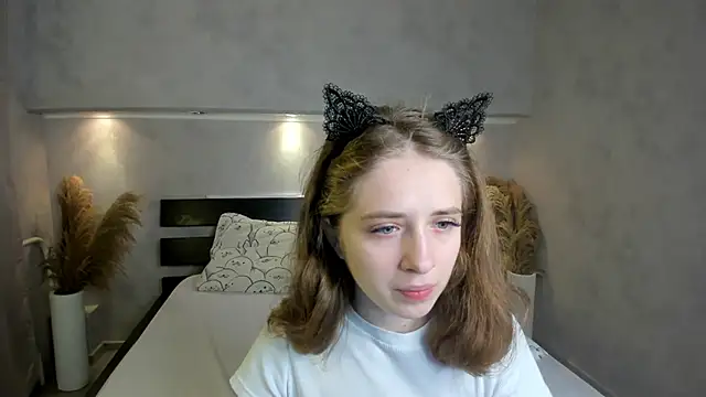 Camilla Kelly online show from 10/09/25, 01:17
