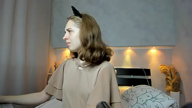 Camilla Kelly online show from 09/18/25, 12:13