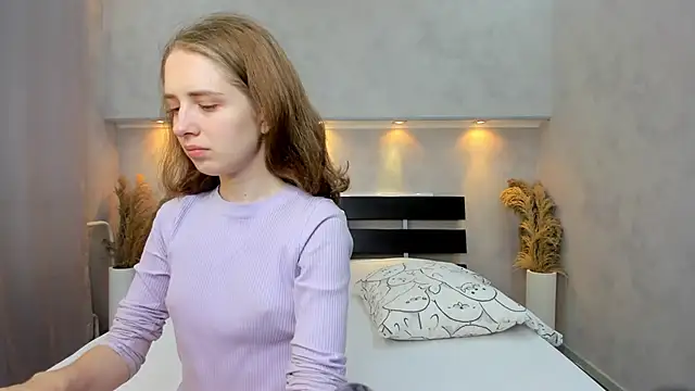 Camilla Kelly online show from 10/02/25, 12:58