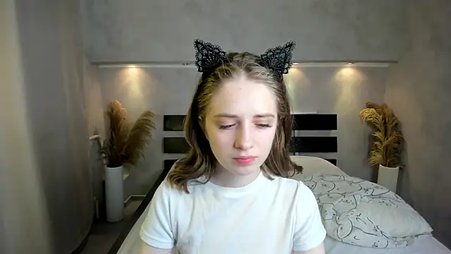 Camilla Kelly online show from 10/08/25, 01:07