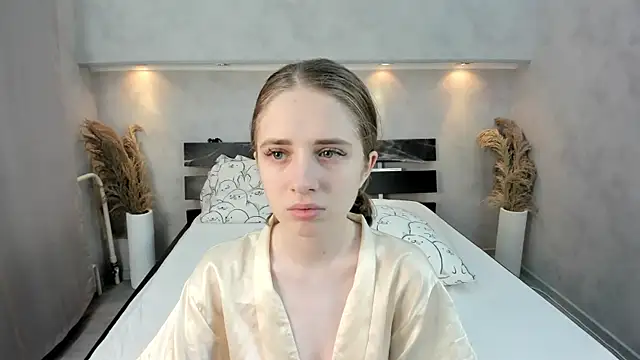 Camilla Kelly online show from 10/31/25, 01:13