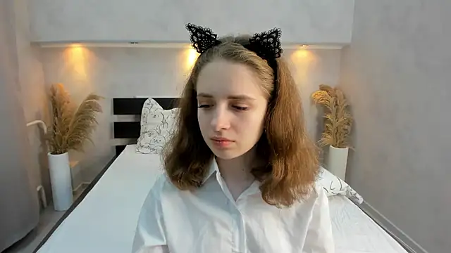 Camilla Kelly online show from 10/12/25, 01:18