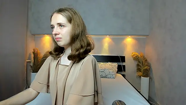 Camilla Kelly online show from 09/11/25, 12:21