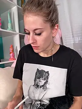 Snapshot of TheRealJessyLey chatting on 10/05/25, 10:39 TheRealJessyLey online show from 10/05/25, 10:39