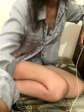 Snapshot of _Maya_zaidi_ chatting on 09/18/25, 08:39 Maya zaidi online show from 09/18/25, 08:39