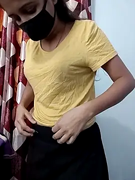 Snapshot of Ruhi_07 chatting on 11/23/25, 02:54 Ruhi 07 online show from 11/23/25, 02:54