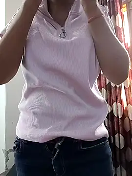 Snapshot of Ruhi_07 chatting on 09/21/25, 03:55 Ruhi 07 online show from 09/21/25, 03:55