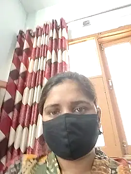 Snapshot of Ruhi_07 chatting on 06/17/26, 04:12 Ruhi 07 online show from 06/17/26, 04:12