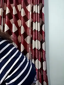 Snapshot of Ruhi_07 chatting on 12/18/25, 03:44 Ruhi 07 online show from 12/18/25, 03:44