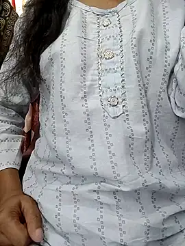 Snapshot of Ruhi_07 chatting on 09/22/25, 04:07 Ruhi 07 online show from 09/22/25, 04:07