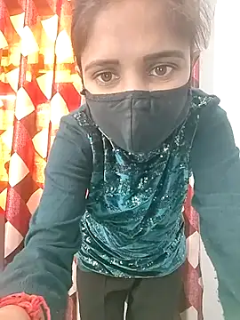 Snapshot of Ruhi_07 chatting on 11/10/25, 03:44 Ruhi 07 online show from 11/10/25, 03:44