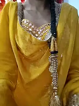 Snapshot of Ruhi_07 chatting on 10/20/25, 06:04 Ruhi 07 online show from 10/20/25, 06:04