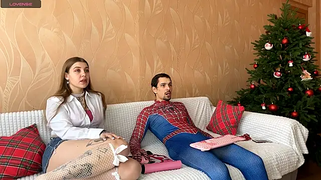 Snapshot of VelvetMiley chatting on 12/23/25, 04:34 VelvetMiley online show from 12/23/25, 04:34