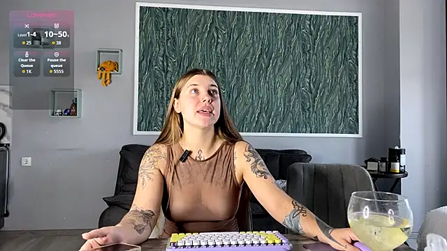 VelvetMiley online show from 07/18/26, 03:15