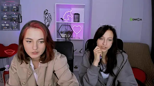 lau ra queen online show from 12/21/25, 08:31