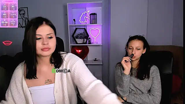 lau ra queen online show from 11/26/25, 10:21