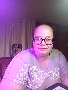 Snapshot of LillyWilly chatting on 09/23/25, 08:43 LillyWilly online show from 09/23/25, 08:43